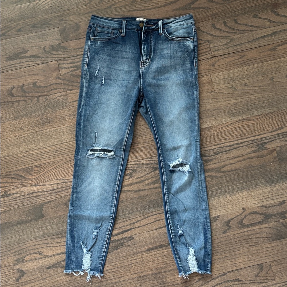 Stylish Ankle Jeans in Classic Blue - Picture 2 of 13